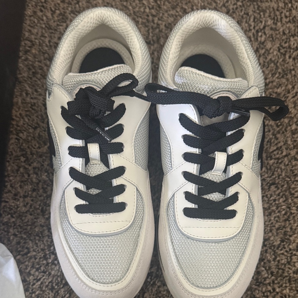 AUTHENTIC CHANEL S22 Sneakers - Picture 5 of 9